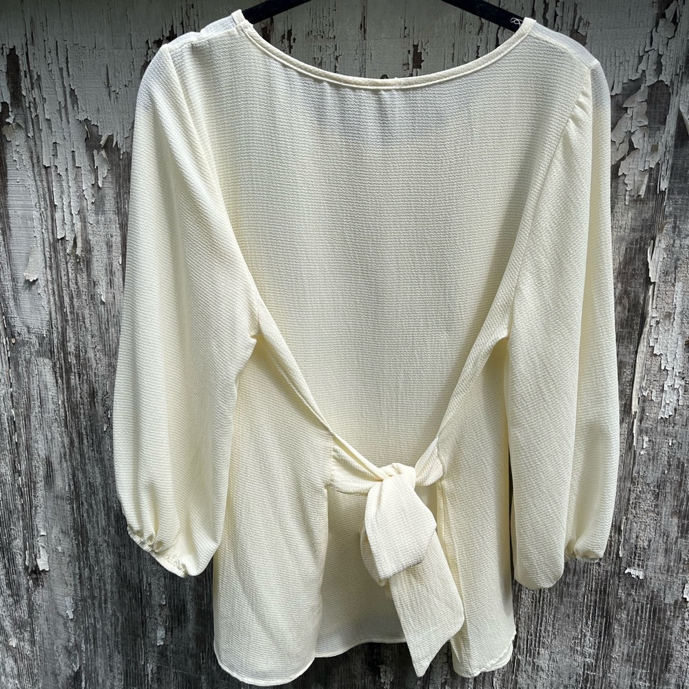 Tie-back top